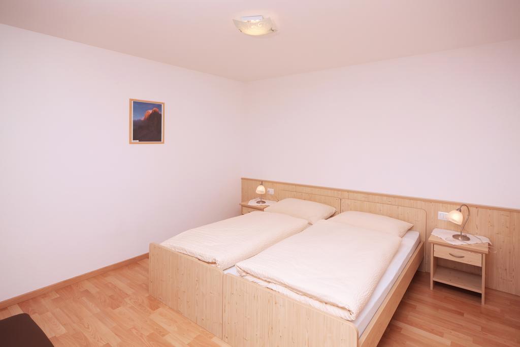 One-Bedroom Apartment,214879379:JPEG